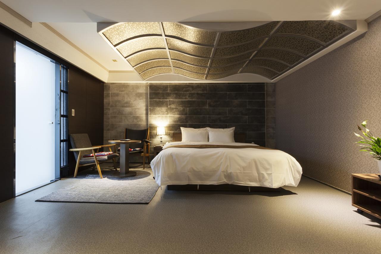 Leaders Hotel